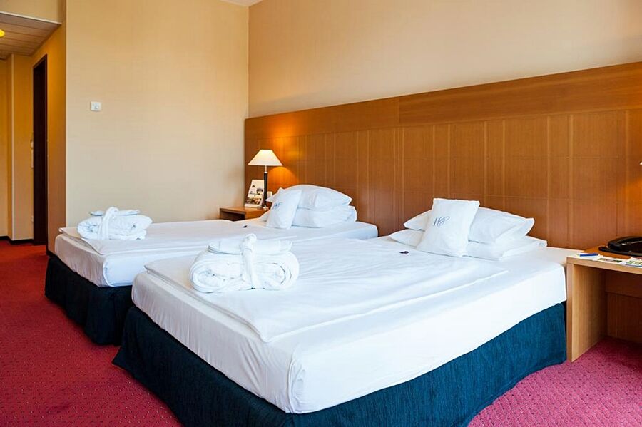 Plaza Premium 4* Colonia
